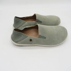 Spenco Women's Sage Green Slip-On Shoes Perforated Upper White Sole 6.5 NEW
